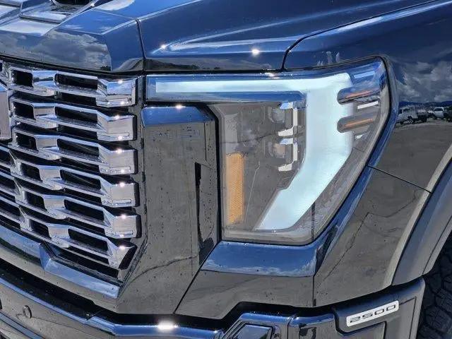 2026 GMC Sierra 2500HD Crew Cab, Standard Bed, Denali Ultimate, 4WD