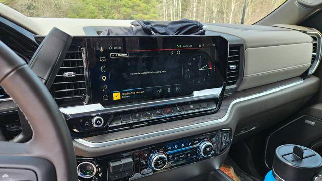 2026 GMC Sierra 2500HD Crew Cab, Standard Bed, SLT, 4WD