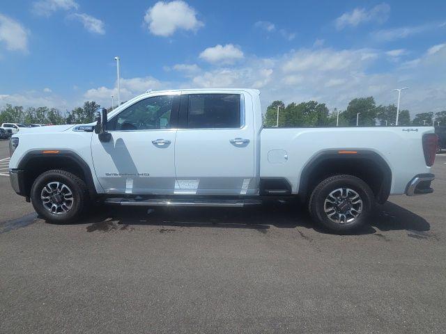 2026 GMC Sierra 2500HD Crew Cab, Standard Bed, SLT, 4WD
