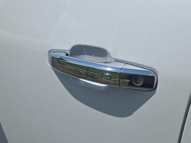 2026 GMC Sierra 2500HD Crew Cab, Standard Bed, SLT, 4WD