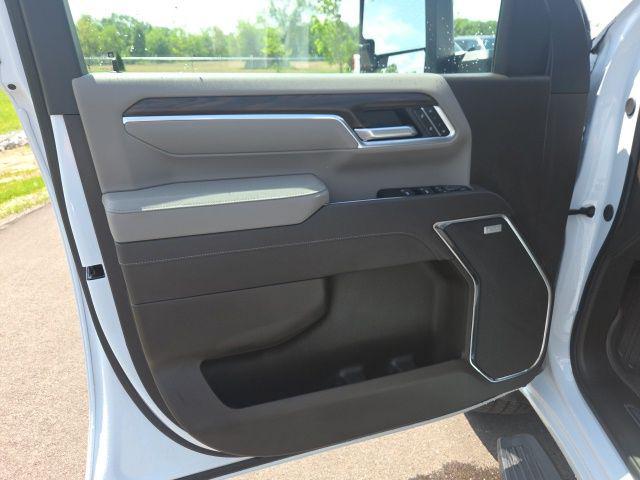 2026 GMC Sierra 2500HD Crew Cab, Standard Bed, SLT, 4WD