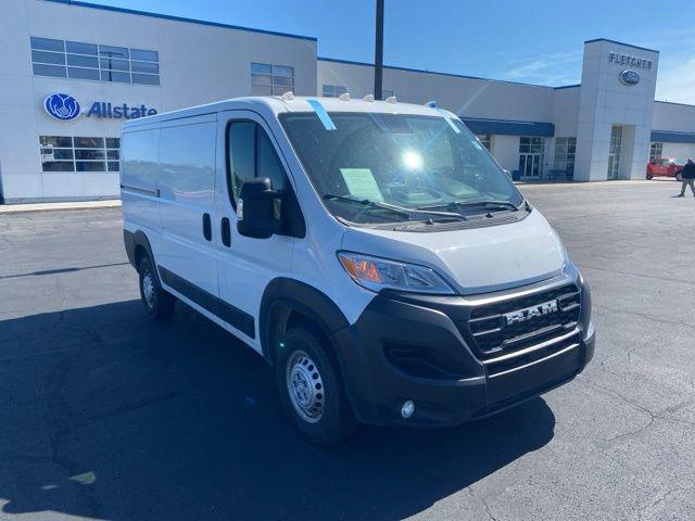 2025 Ram ProMaster 2500 Cargo Van Tradesman Low Roof 136" WB w/Pass Seat