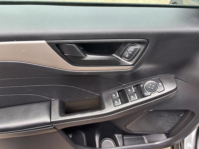 2022 Ford Escape SE Hybrid