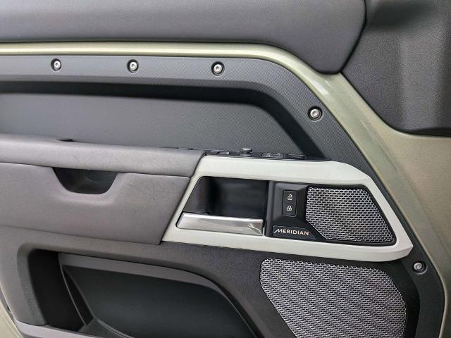 2020 Land Rover Defender 110 SE