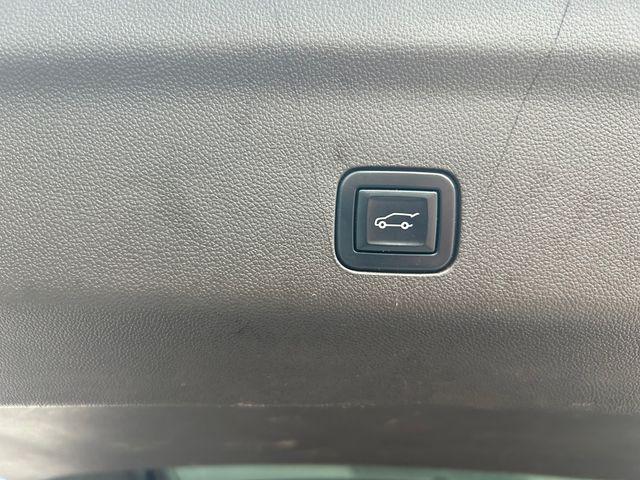 2022 GMC Yukon XL 4WD Denali