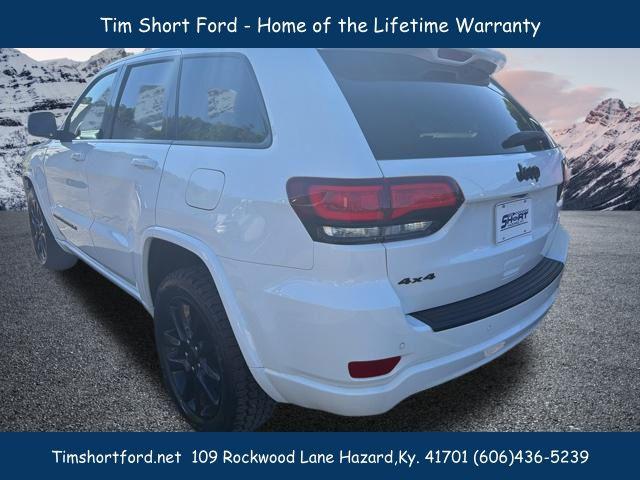 2022 Jeep Grand Cherokee Laredo X 4x4