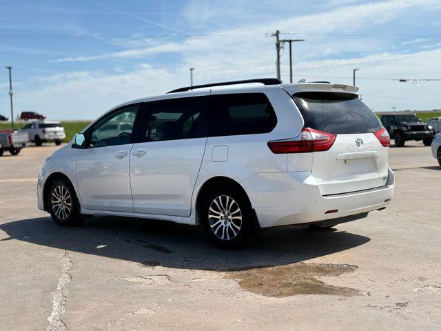 2020 Toyota Sienna XLE 8 Passenger