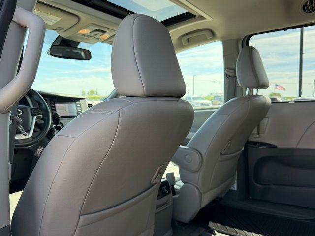 2020 Toyota Sienna XLE 8 Passenger