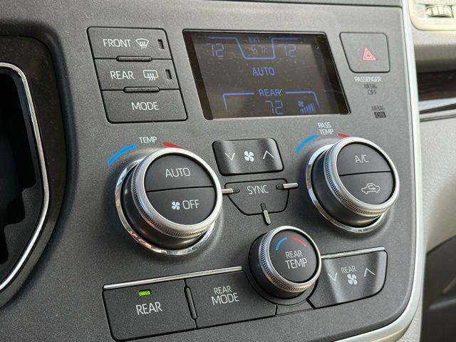 2020 Toyota Sienna XLE 8 Passenger