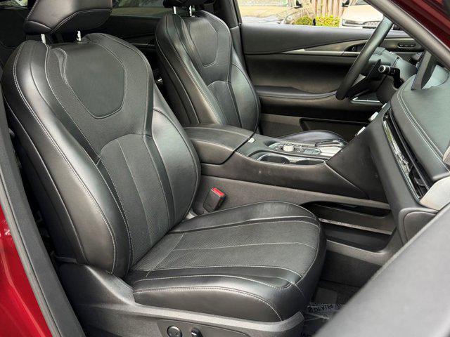 2022 INFINITI QX60 LUXE AWD
