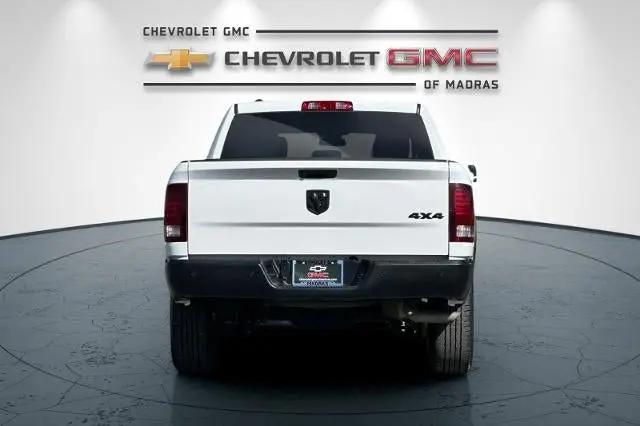2024 Ram 1500 Classic Warlock Crew Cab 4x4 5'7" Box