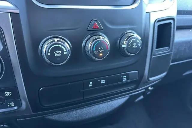 2024 Ram 1500 Classic Warlock Crew Cab 4x4 5'7" Box