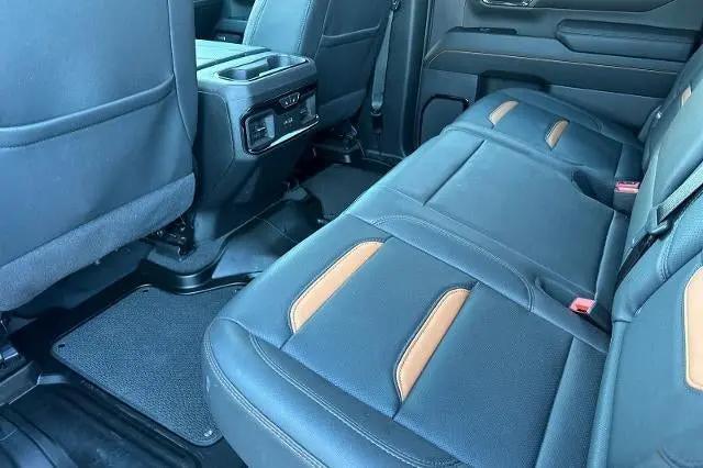 2025 GMC Sierra 2500HD 4WD Crew Cab Standard Bed AT4