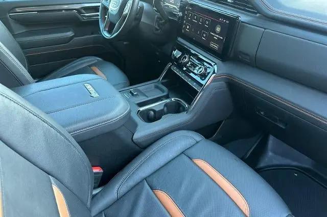 2025 GMC Sierra 2500HD 4WD Crew Cab Standard Bed AT4
