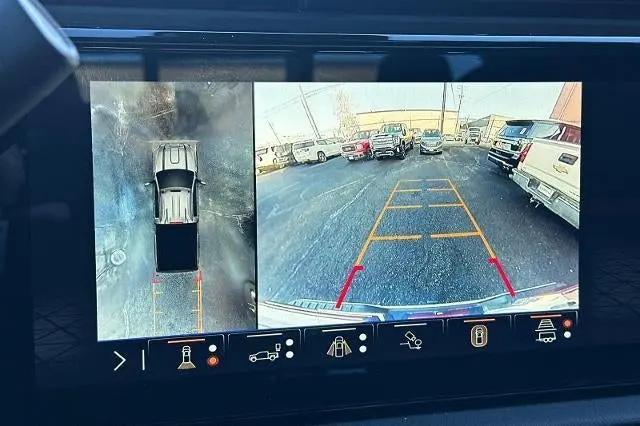 2025 GMC Sierra 2500HD 4WD Crew Cab Standard Bed AT4