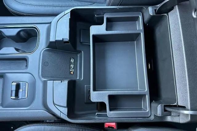 2025 GMC Sierra 2500HD 4WD Crew Cab Standard Bed AT4