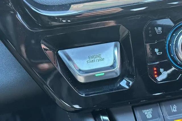 2025 GMC Sierra 2500HD 4WD Crew Cab Standard Bed AT4