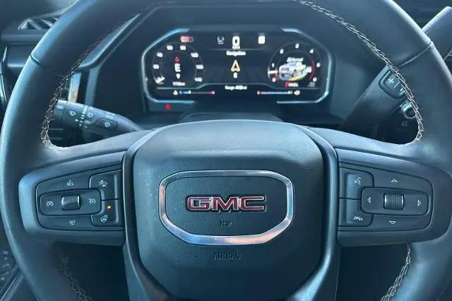 2025 GMC Sierra 2500HD 4WD Crew Cab Standard Bed AT4