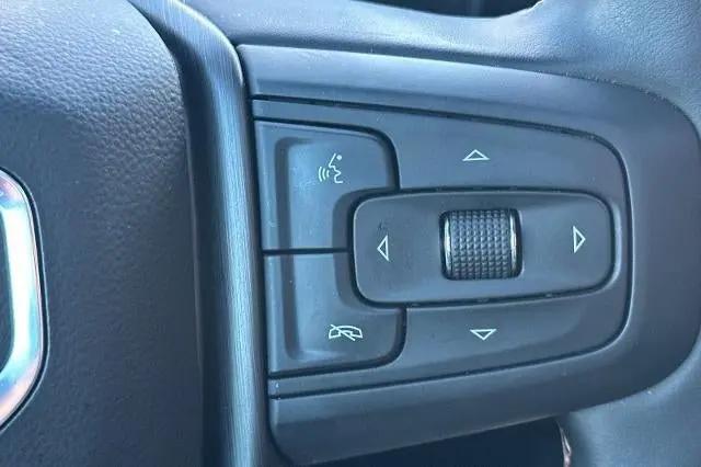 2025 GMC Sierra 2500HD 4WD Crew Cab Standard Bed AT4
