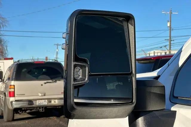 2025 GMC Sierra 2500HD 4WD Crew Cab Standard Bed AT4