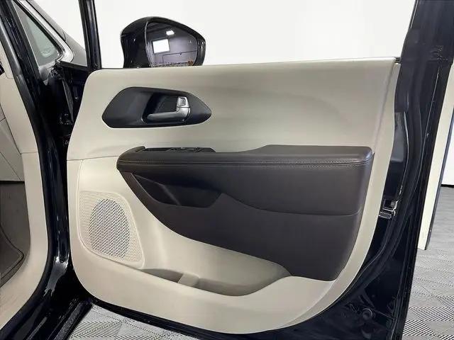 2020 Chrysler Pacifica Touring L Plus