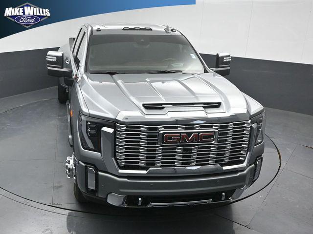 2025 GMC Sierra 3500HD 4WD Crew Cab Long Bed Denali