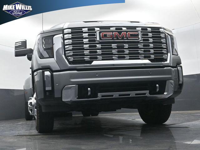 2025 GMC Sierra 3500HD 4WD Crew Cab Long Bed Denali