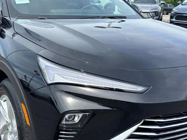 2026 Buick NV Preferred FWD