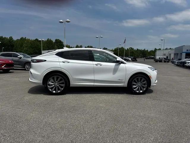 2026 Buick NV Avenir FWD