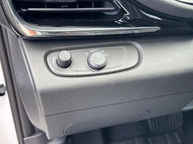 2026 Buick NV Avenir FWD