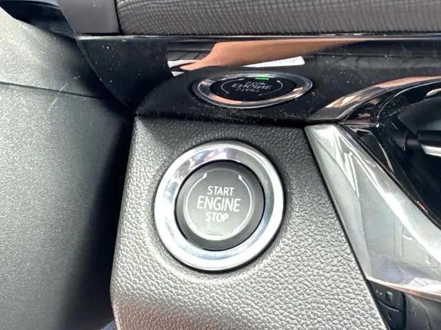 2026 Buick NV Avenir FWD