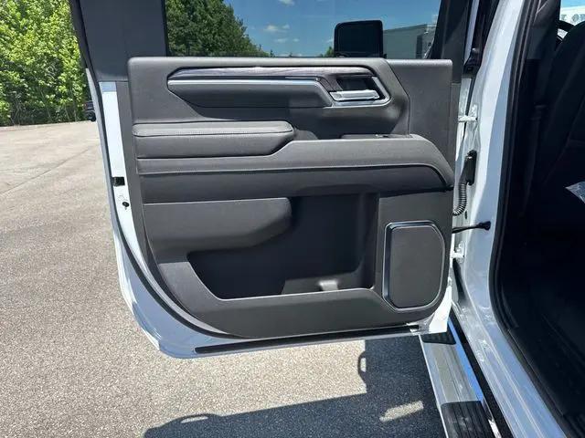 2026 Chevrolet Silverado 2500HD Crew Cab, Standard Bed, LTZ, 4WD
