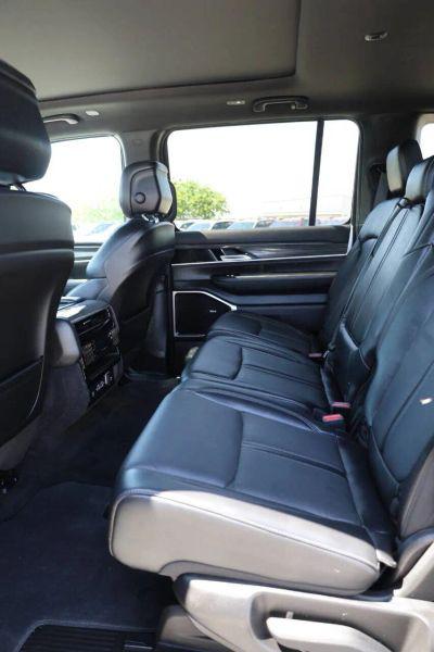 2022 Jeep Wagoneer Series III 4x4