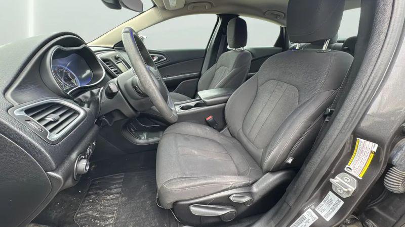 2015 Chrysler 200 LX
