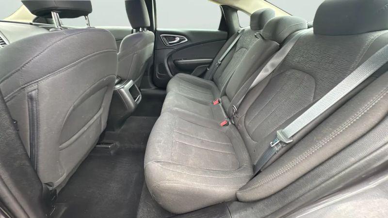 2015 Chrysler 200 LX