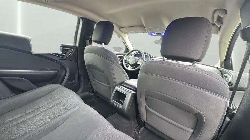 2015 Chrysler 200 LX