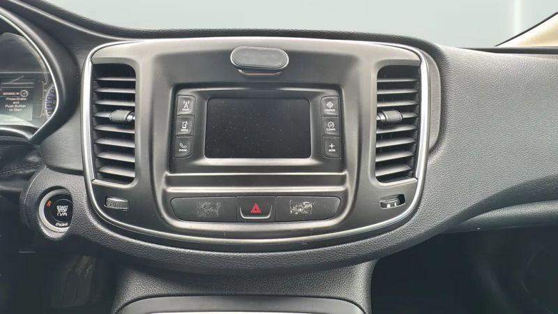 2015 Chrysler 200 LX