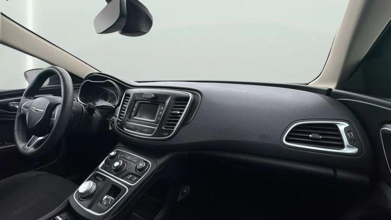 2015 Chrysler 200 LX