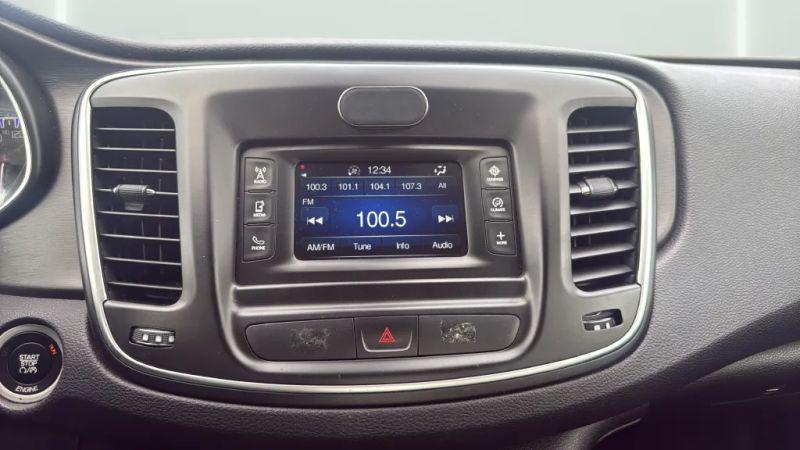 2015 Chrysler 200 LX