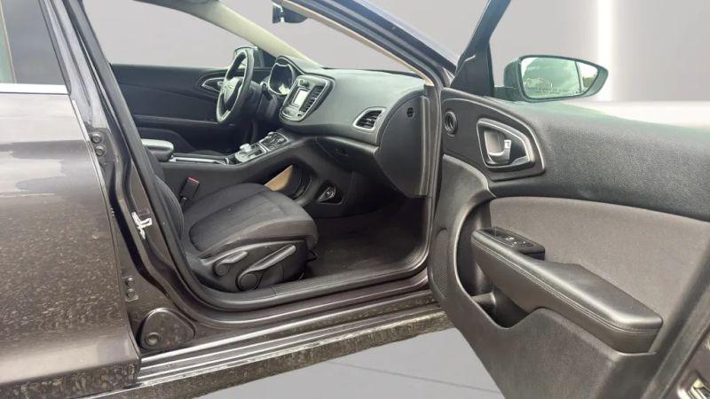 2015 Chrysler 200 LX