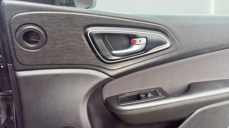 2015 Chrysler 200 LX