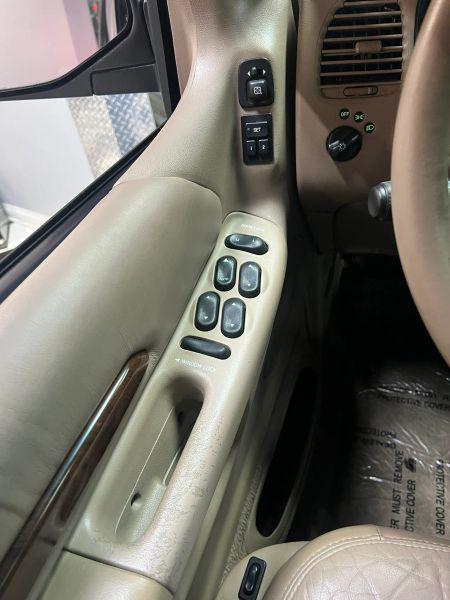 1999 Ford Explorer Base