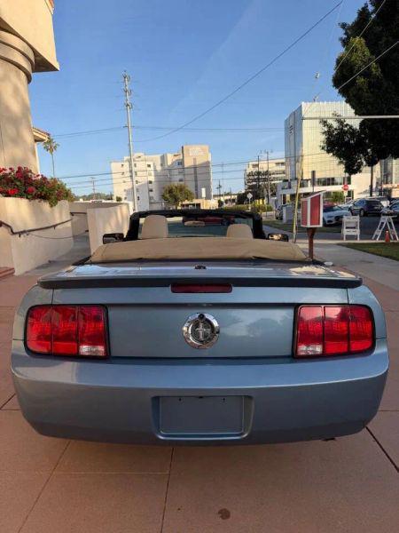 2007 Ford Mustang V6 Deluxe