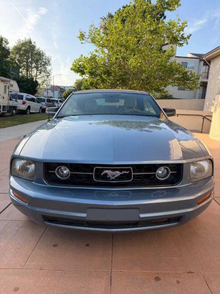 2007 Ford Mustang V6 Deluxe