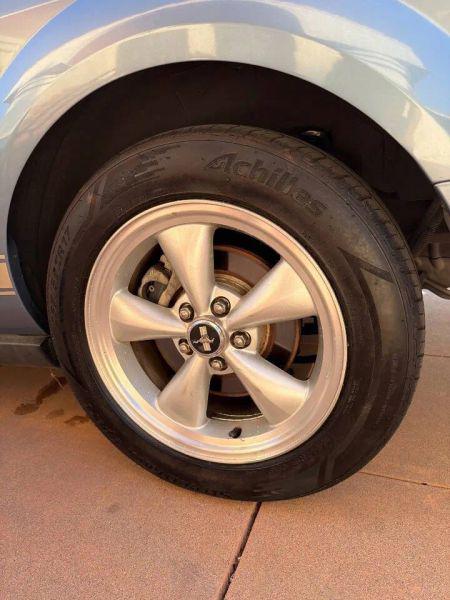 2007 Ford Mustang V6 Deluxe