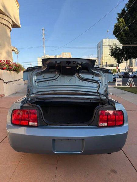 2007 Ford Mustang V6 Deluxe