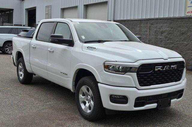 2026 Ram 1500 Express Crew Cab 4x4 57 Box