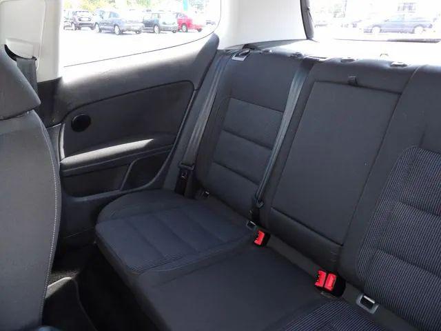 2013 Volkswagen Golf 2.5L 2-Door