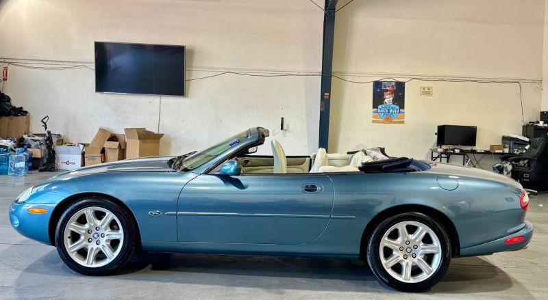 2000 Jaguar XK8 XK8