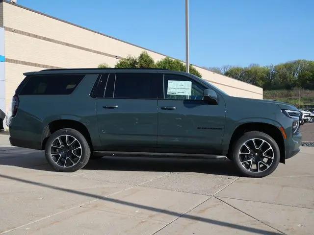 2026 Chevrolet Suburban RST, 4WD